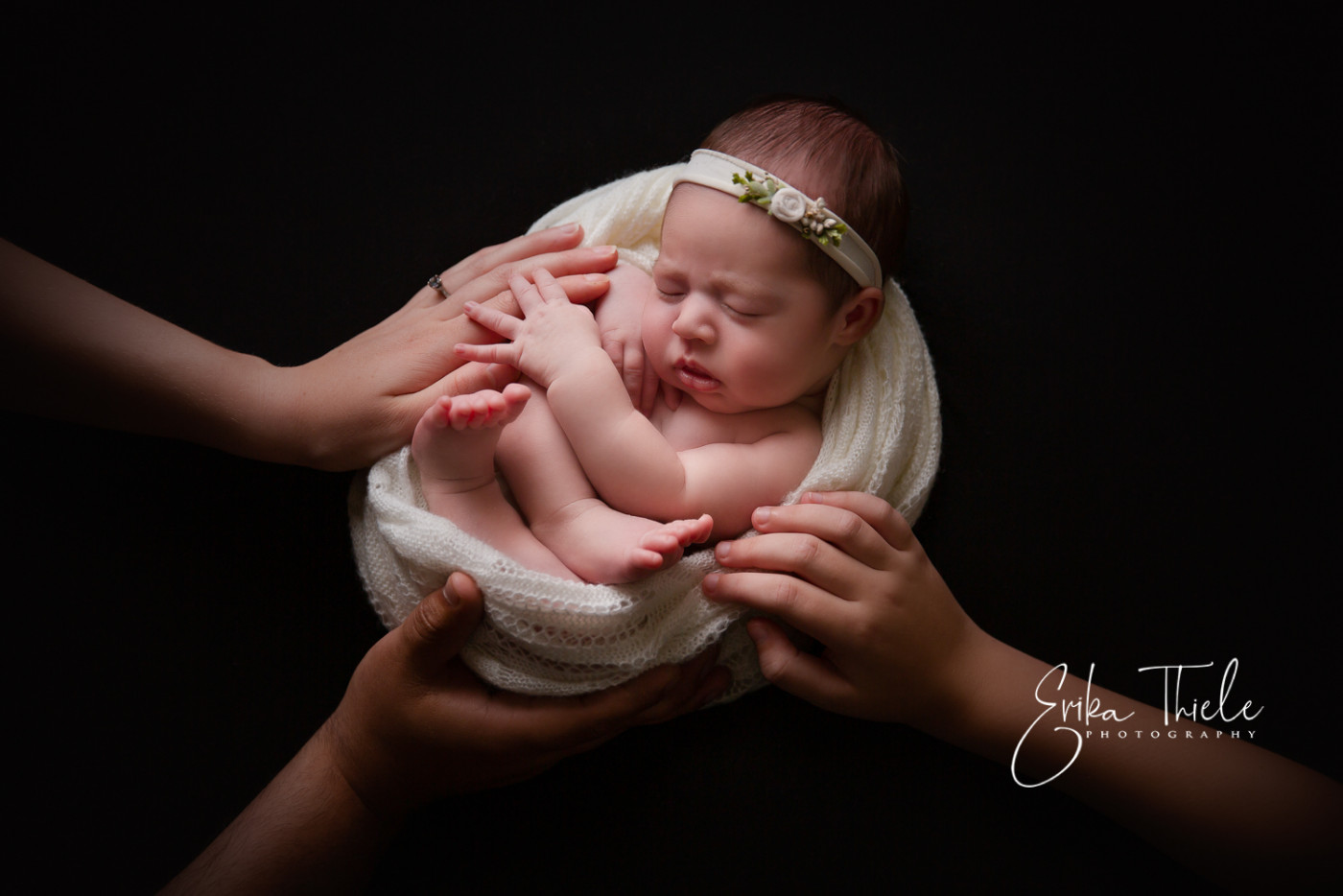 Welcome Miss Noemi Rose   |   A Newborn Portrait Session 