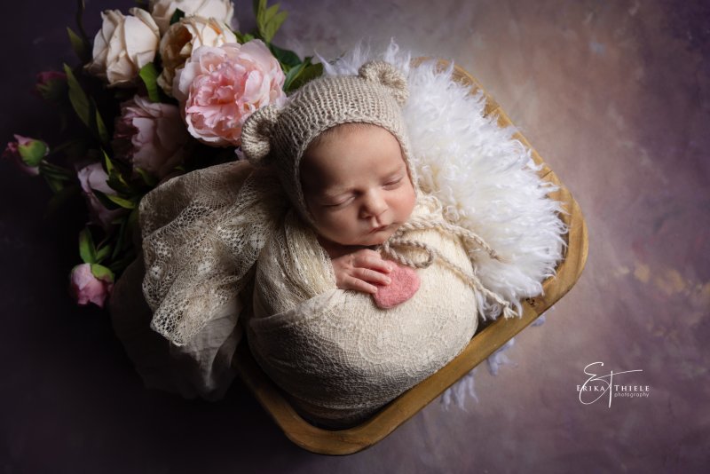 ErikaThielePhoto-WarnerNewborn-007.jpg